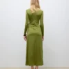 Awudita Langes Kleid