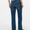 Bootcut-Jeans mit ausgestelltem Schnitt und mittlerer Leibhöhe