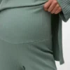 Hose mit ausgestelltem Schnitt