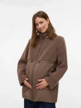Jacke mit hohem Kragen