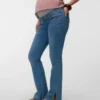 Jeans mit ausgestelltem Schnitt