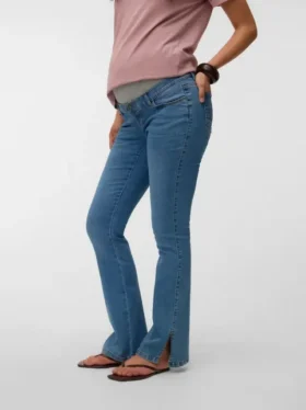 Jeans mit ausgestelltem Schnitt