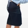 Kurzer Rock mit hoher Taille