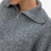 Pullover mit normaler Passform und hohem Kragen