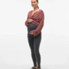 Regular Fit, V-Ausschnitt, umgeschlagene Ärmelbündchen, überschnittene Schultern, Pullover