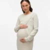 Strickoberteil mit normaler Passform, Rundhalsausschnitt und gerippten Bündchen aus Strickwaren