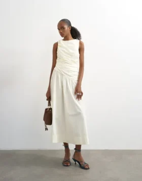 Tscaros Langes Kleid