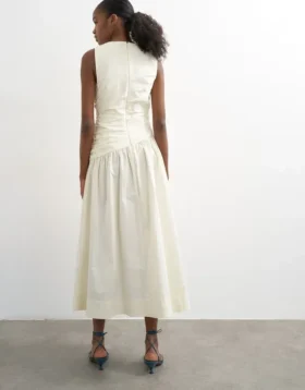 Tscaros Langes Kleid