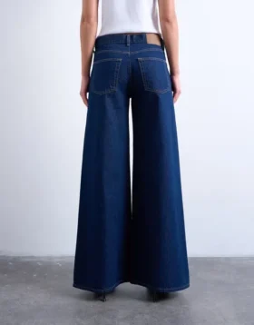 Tsclara Jeans mit mittlerer Leibhöhe und weitem Bein