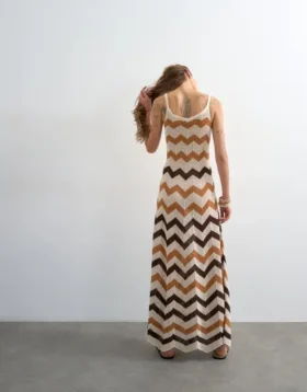 Tsfiona Langes Kleid