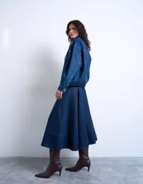 Tsleah Langrock mit hoher Taille