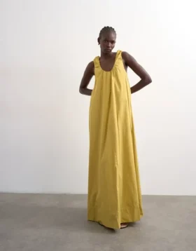 Tsruni Langes Kleid