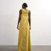 Tsruni Langes Kleid