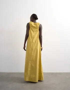 Tsruni Langes Kleid
