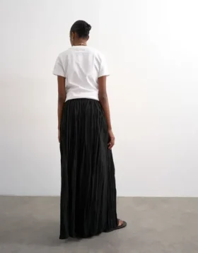 Tsthea Langrock mit hoher Taille