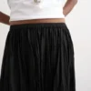 Tsthea Langrock mit hoher Taille