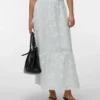 Vmelisa Langrock mit hoher Taille