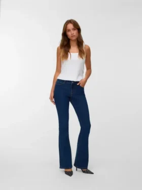Vmelly Jeans mit mittlerer Leibhöhe und ausgestelltem Schnitt