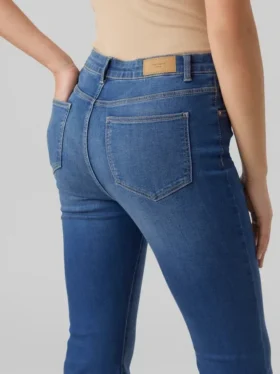 Vmselina High-Rise-Jeans mit ausgestelltem Schnitt