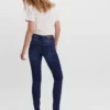 VMTanya Mid-Rise-Jeans in Skinny-Passform