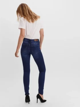 VMTanya Mid-Rise-Jeans in Skinny-Passform