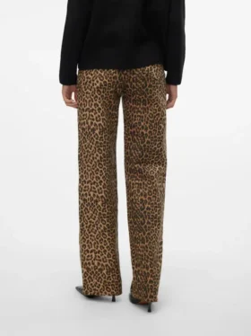 Vmtessa High-Rise-Jeans in weiter Passform
